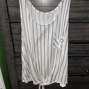 Loft Outlet Tank with Tie